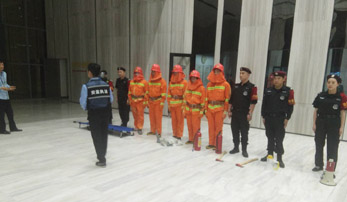  做好保安隊(duì)伍建設(shè)，提高保安隊(duì)伍素質(zhì)和服務(wù)水平 